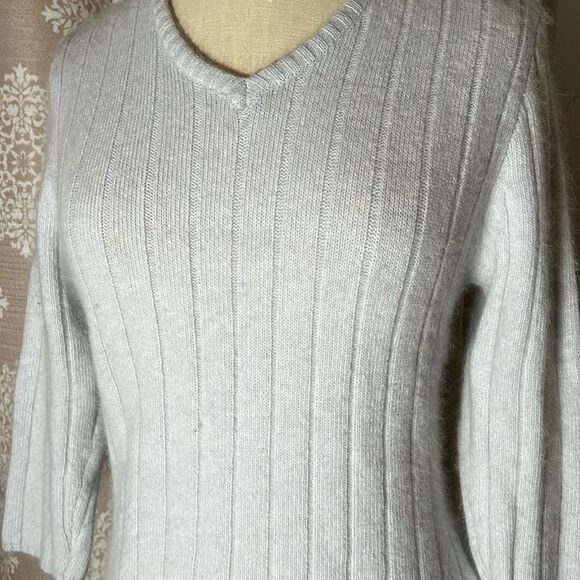 Vintage angora blend Sweater size medium - Picture 2 of 6